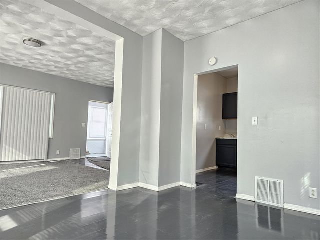 1002 Hazard Avenue, Kalamazoo, MI 49048