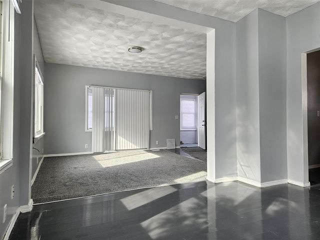 1002 Hazard Avenue, Kalamazoo, MI 49048