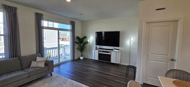 2227 Glacier Street, Mundelein, IL 60060