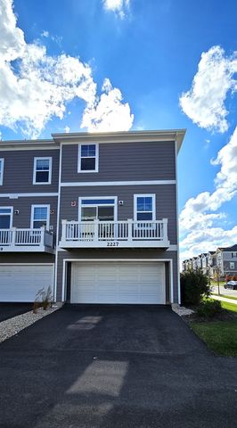 2227 Glacier Street, Mundelein, IL 60060