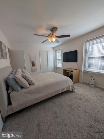 6781 SURREYWOOD LN, Bethesda, MD 20817