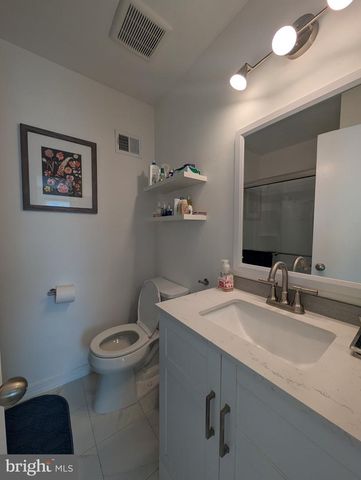 6781 SURREYWOOD LN, Bethesda, MD 20817