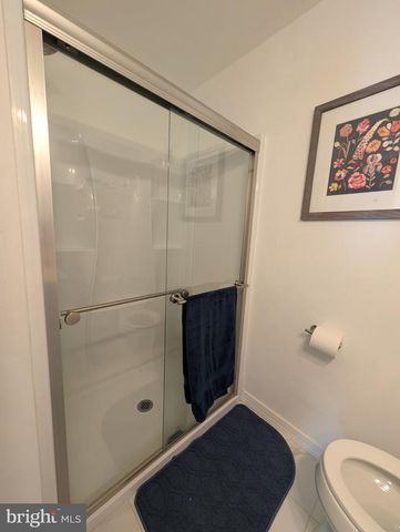 6781 SURREYWOOD LN, Bethesda, MD 20817