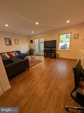 6781 SURREYWOOD LN, Bethesda, MD 20817
