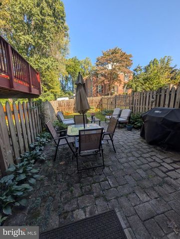 6781 SURREYWOOD LN, Bethesda, MD 20817