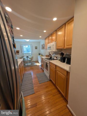6781 SURREYWOOD LN, Bethesda, MD 20817