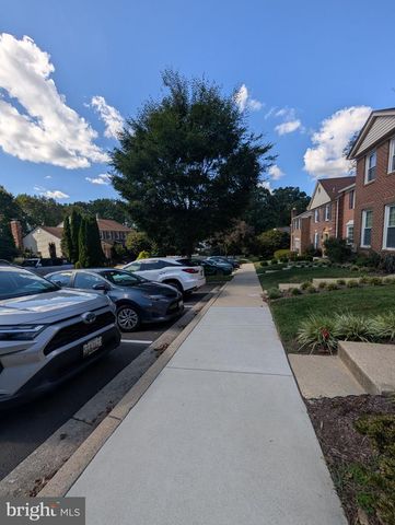 6781 SURREYWOOD LN, Bethesda, MD 20817