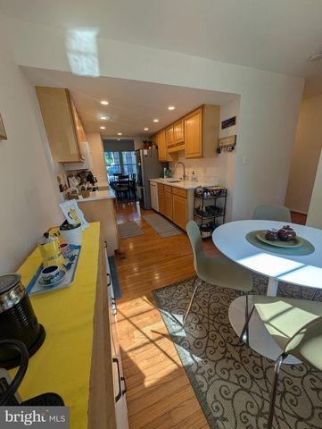6781 SURREYWOOD LN, Bethesda, MD 20817