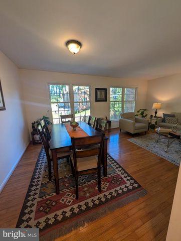 6781 SURREYWOOD LN, Bethesda, MD 20817