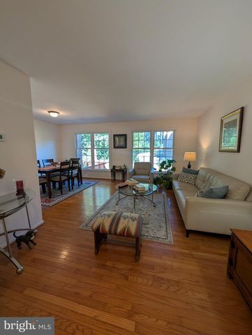 6781 SURREYWOOD LN, Bethesda, MD 20817
