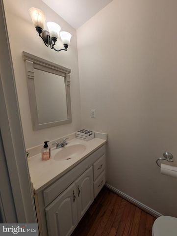6781 SURREYWOOD LN, Bethesda, MD 20817
