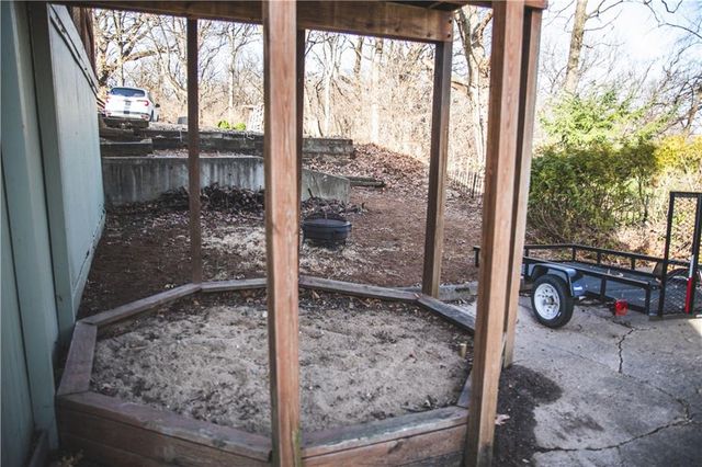 5506 NW Verlin Drive, Parkville, MO 64152