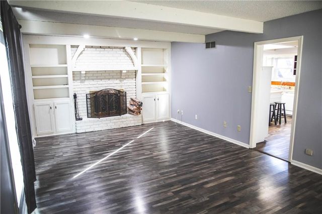 5506 NW Verlin Drive, Parkville, MO 64152