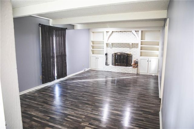 5506 NW Verlin Drive, Parkville, MO 64152