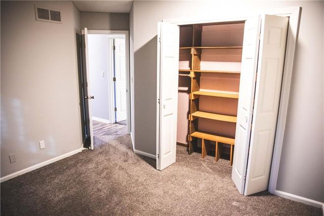 5506 NW Verlin Drive, Parkville, MO 64152