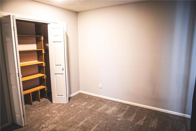 5506 NW Verlin Drive, Parkville, MO 64152