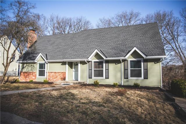 5506 NW Verlin Drive, Parkville, MO 64152