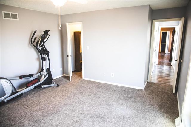 5506 NW Verlin Drive, Parkville, MO 64152