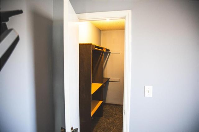 5506 NW Verlin Drive, Parkville, MO 64152