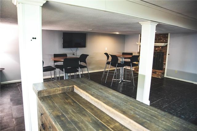 5506 NW Verlin Drive, Parkville, MO 64152