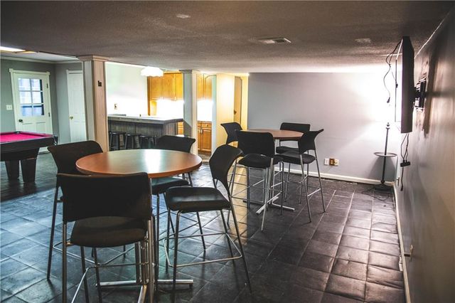 5506 NW Verlin Drive, Parkville, MO 64152