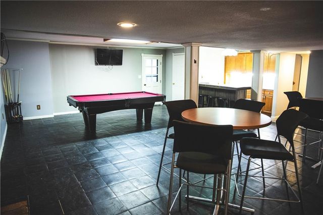 5506 NW Verlin Drive, Parkville, MO 64152