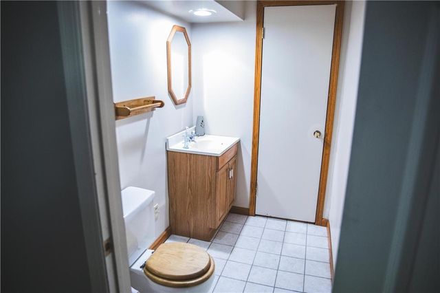 5506 NW Verlin Drive, Parkville, MO 64152