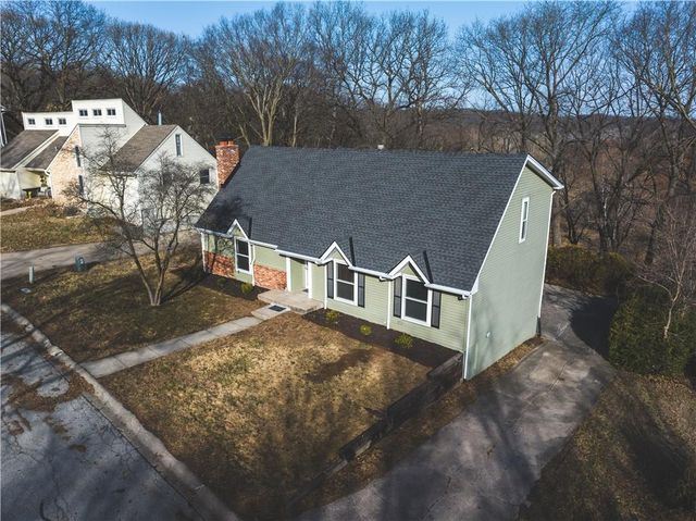 5506 NW Verlin Drive, Parkville, MO 64152