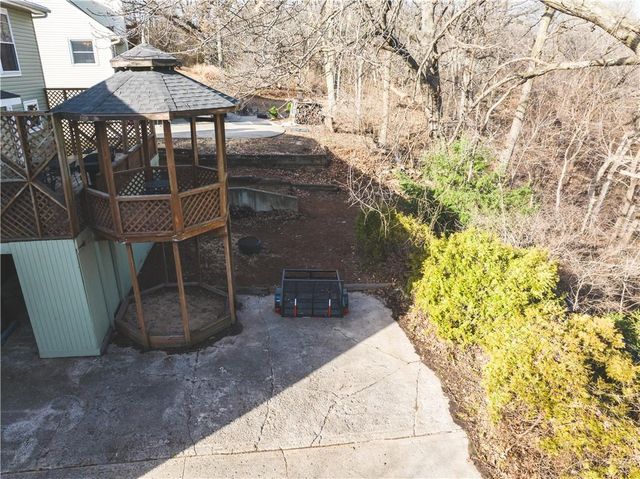 5506 NW Verlin Drive, Parkville, MO 64152