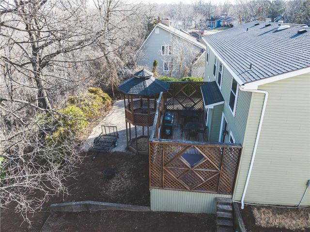 5506 NW Verlin Drive, Parkville, MO 64152