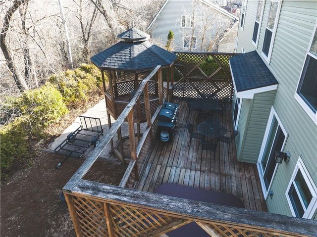 5506 NW Verlin Drive, Parkville, MO 64152