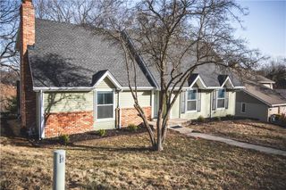 5506 NW Verlin Drive, Parkville, MO 64152