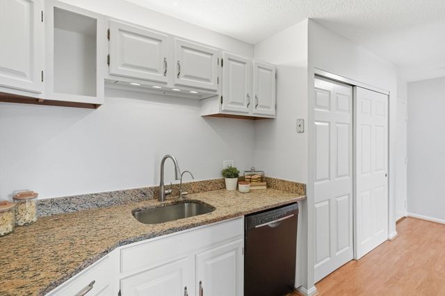 314 Riverside Ave 408, Medford, MA 02155