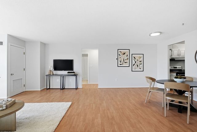 314 Riverside Ave 408, Medford, MA 02155