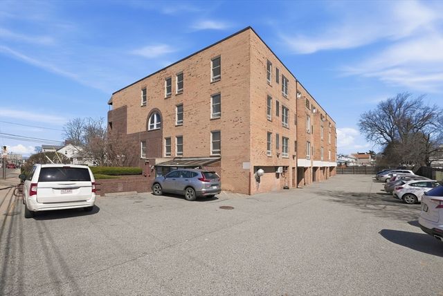 314 Riverside Ave 408, Medford, MA 02155