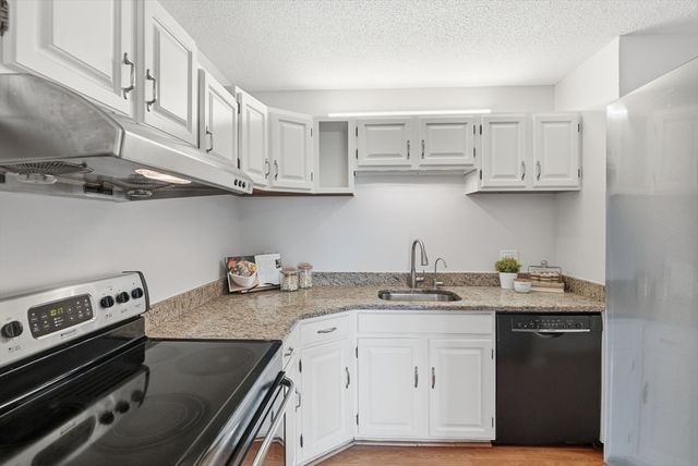 314 Riverside Ave 408, Medford, MA 02155