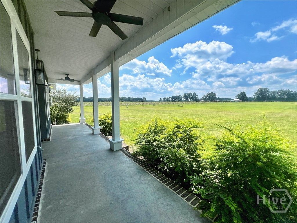 Image 4 of property listing at 1517 granny crosby, Screven, GA 31560