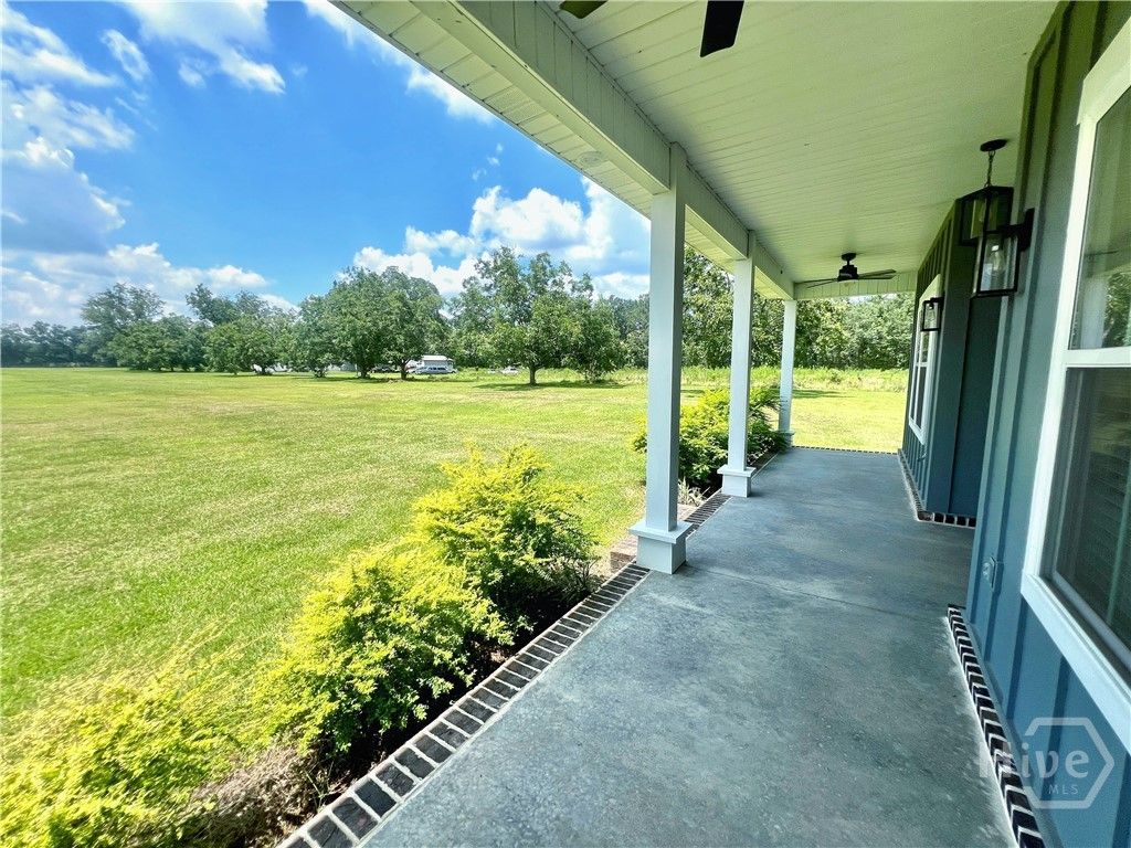Image 5 of property listing at 1517 granny crosby, Screven, GA 31560