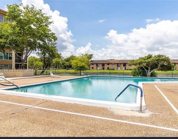 3955 N Nob Hill Rd 508, Sunrise, FL 33351