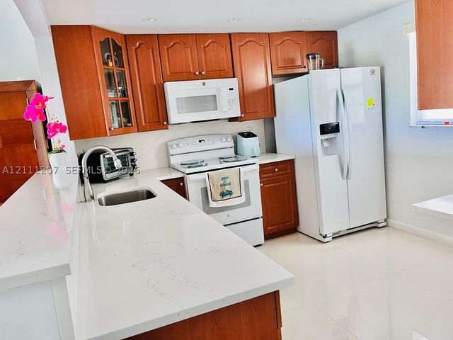 3955 N Nob Hill Rd 508, Sunrise, FL 33351