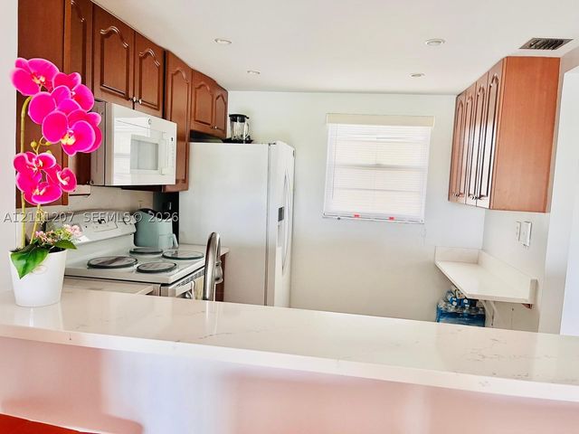 3955 N Nob Hill Rd 508, Sunrise, FL 33351