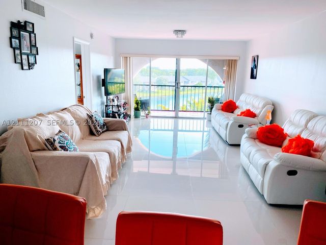 3955 N Nob Hill Rd 508, Sunrise, FL 33351