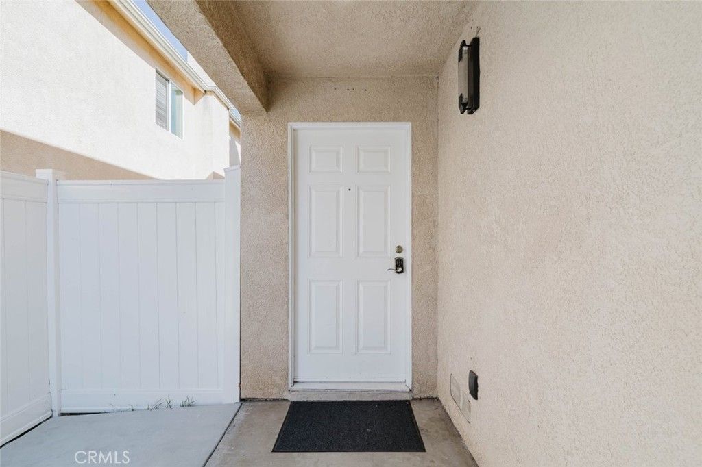 9231 1/2 Cedros Avenue, Panorama City, CA 91402 — photo 2