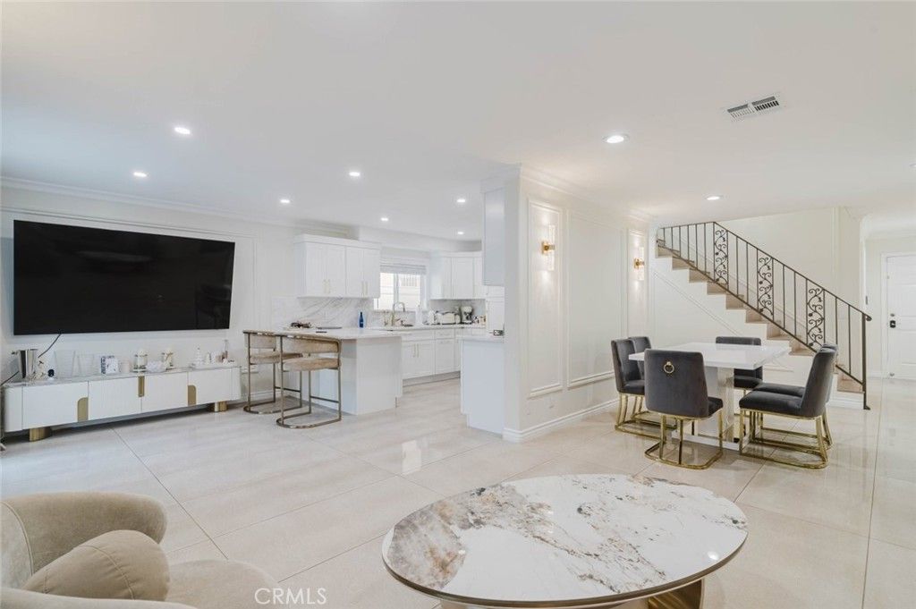 9231 1/2 Cedros Avenue, Panorama City, CA 91402 — photo 4