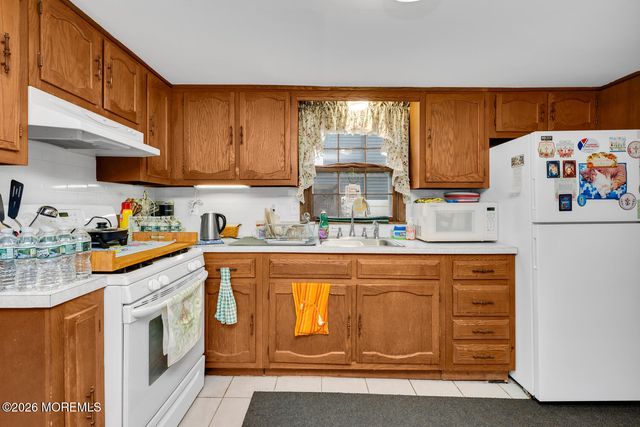 51 Holmes Place, North Middletown, NJ 07748