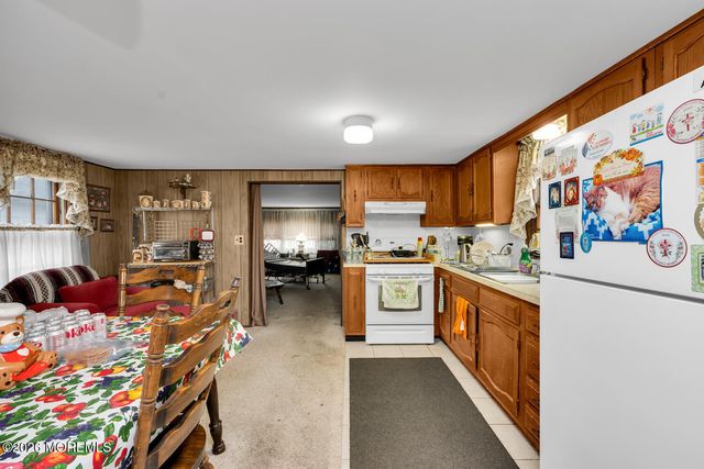 51 Holmes Place, North Middletown, NJ 07748