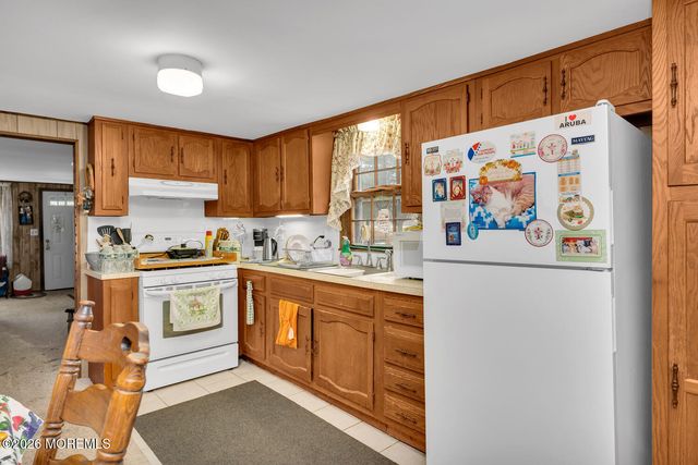 51 Holmes Place, North Middletown, NJ 07748