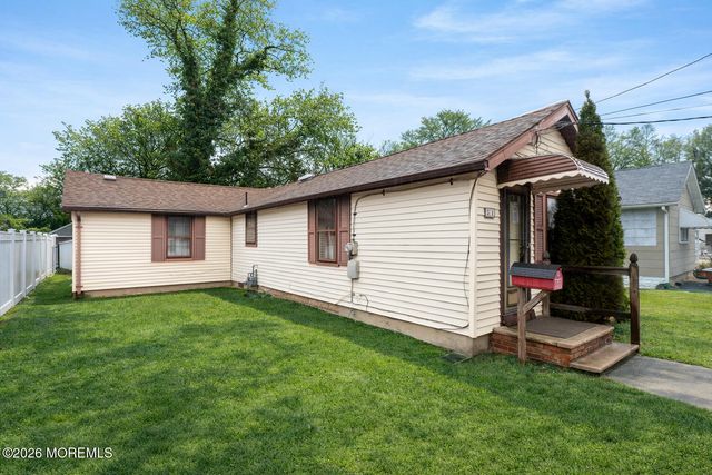 51 Holmes Place, North Middletown, NJ 07748