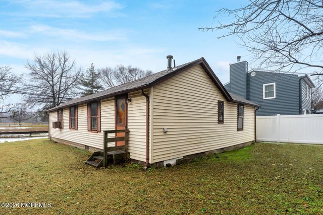 51 Holmes Place, North Middletown, NJ 07748