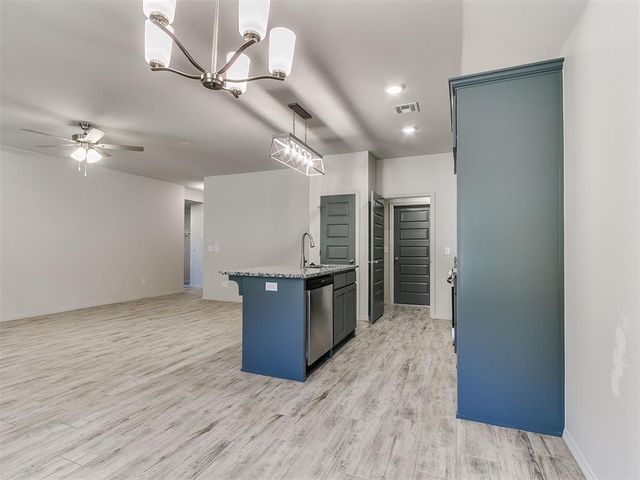 4680 Lincoln Landing, Harrah, OK 73046